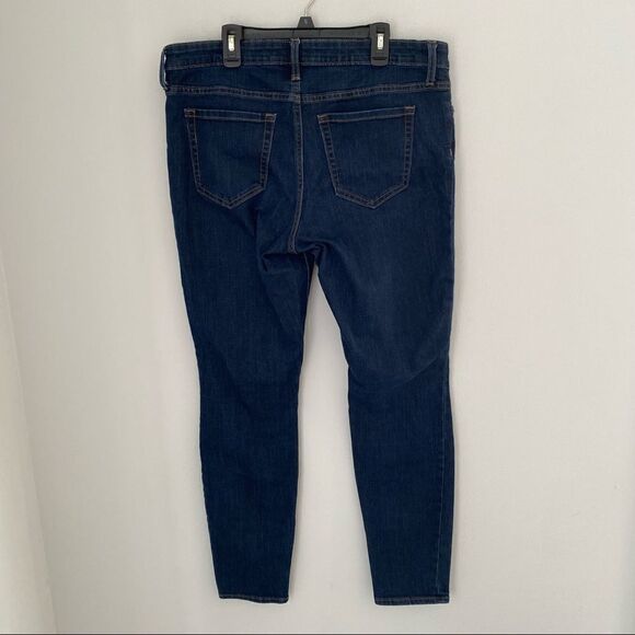 GAP Denim Dark Wash Legging Jeans - Picture 3 of 3